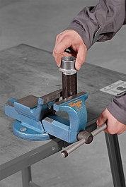 Применение тисков слесарных верстачных с наковальней Ridgid Matador 120